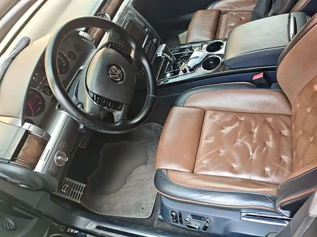 Volkswagen Phaeton 2016 — фото 16