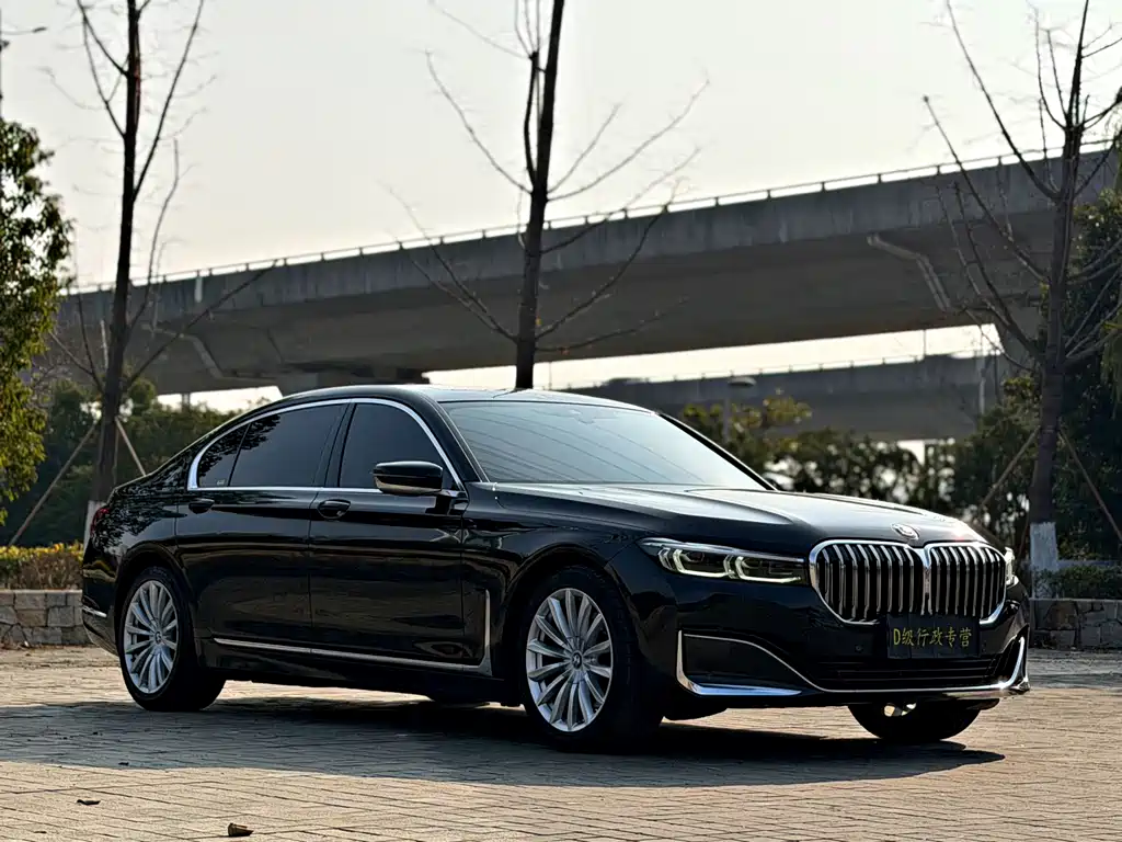 BMW 7 Series 2021 — фото 3