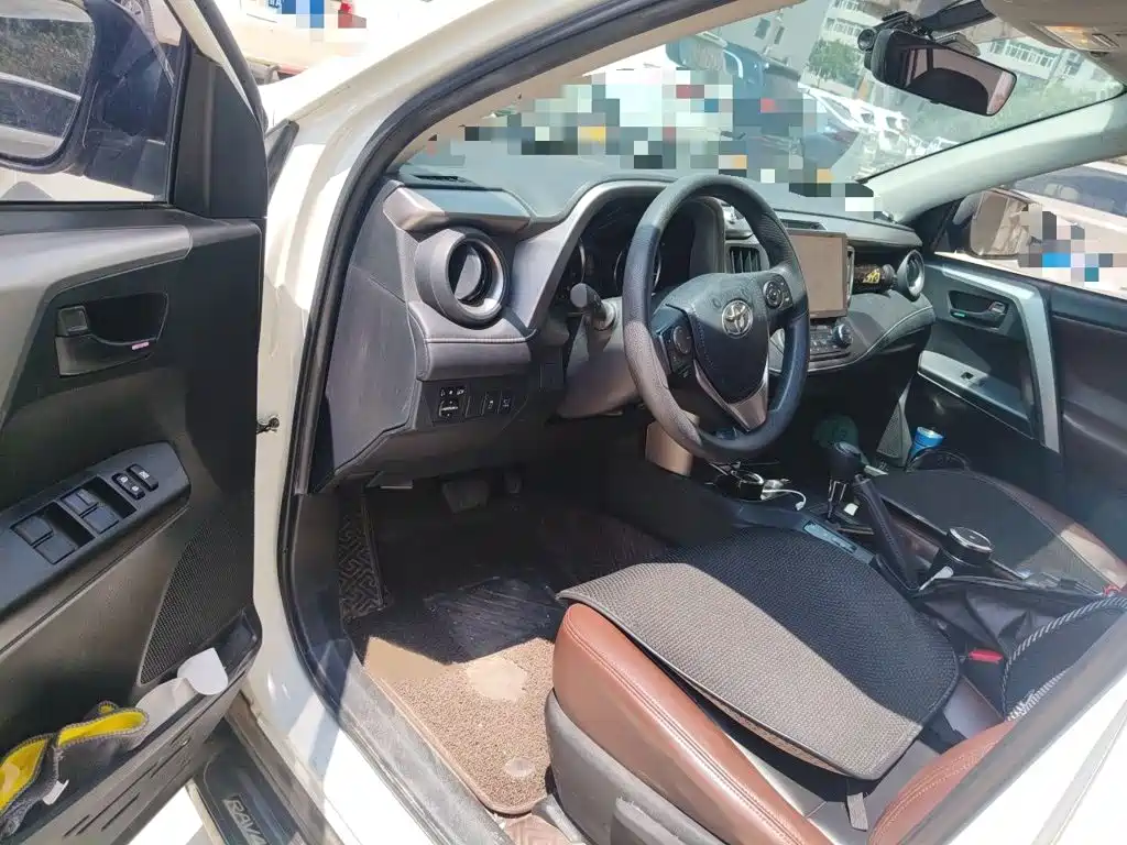 Toyota RAV4 2019 — фото 14