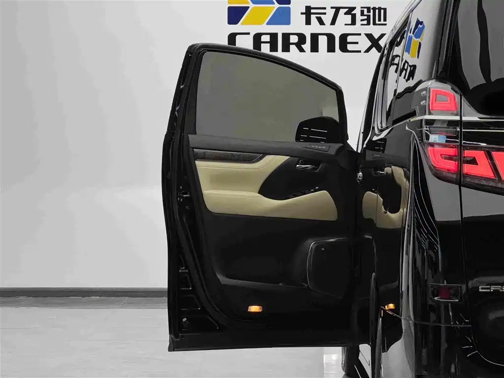 Toyota Vellfire 2022 — фото 7