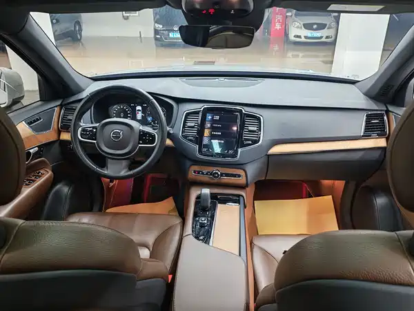 Volvo XC90 2022