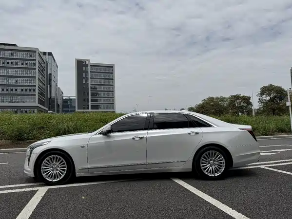 Cadillac CT6 2022