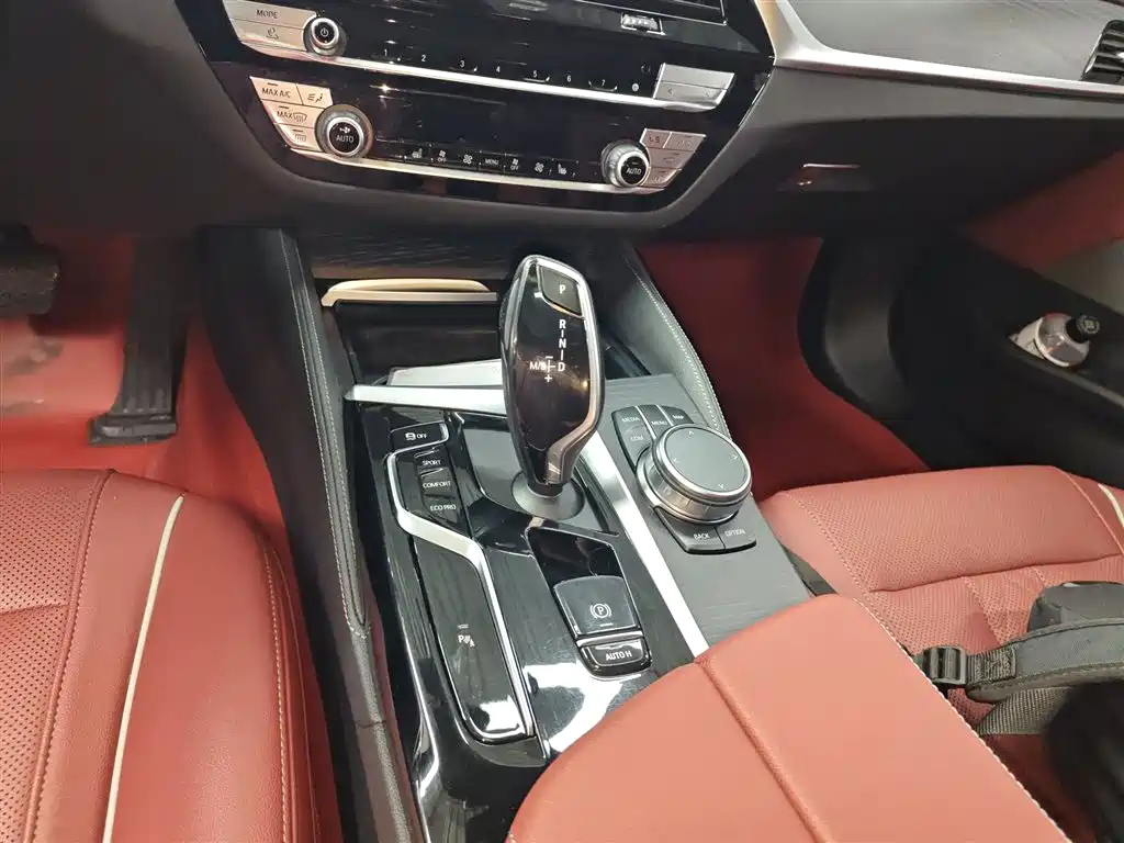 BMW 5 Series 2022 — фото 14