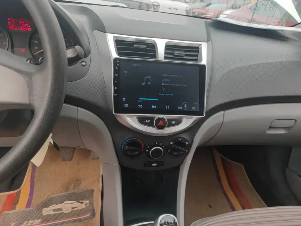 Hyundai Verna 2016 — фото 13