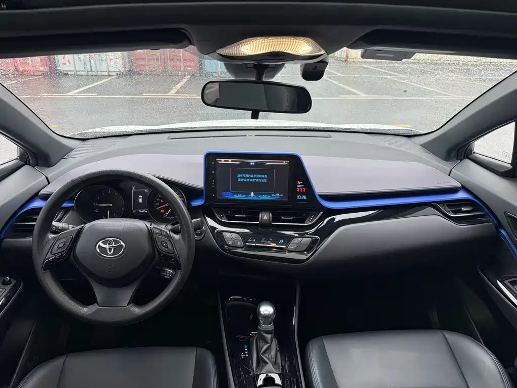 Toyota C-HR 2020 — фото 9