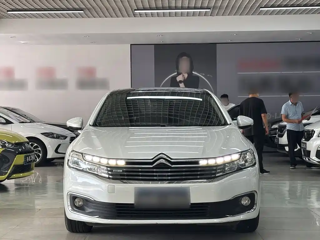 Citroën C6 2021 — фото 23