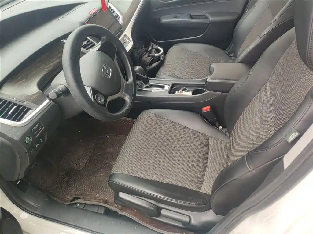 Honda Jade 2018 — фото 15