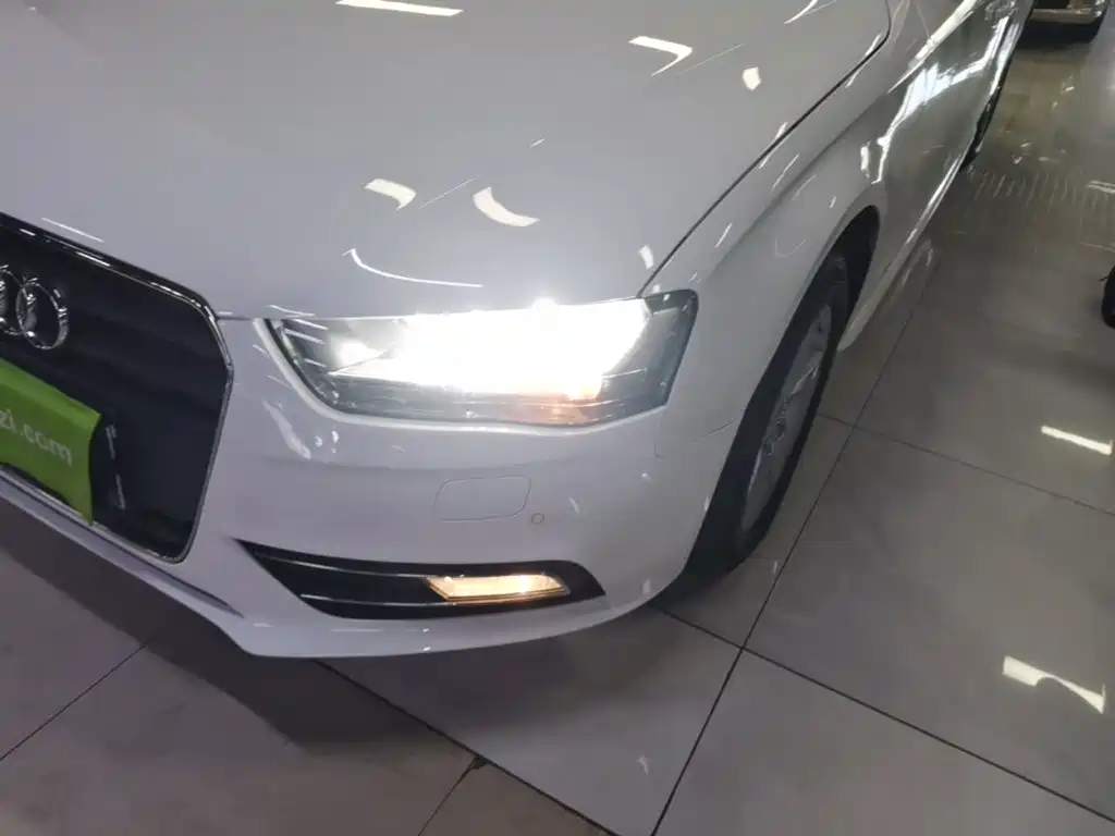 Audi A4L 2015 — фото 24