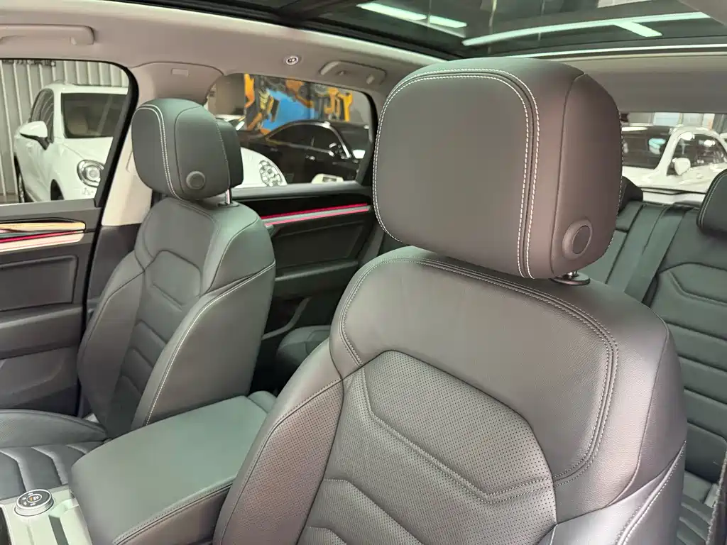 Volkswagen Touareg 2019 — фото 11