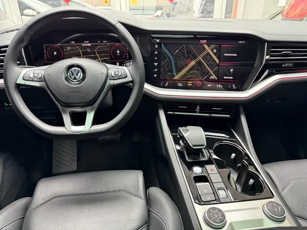 Volkswagen Touareg 2019 — фото 20