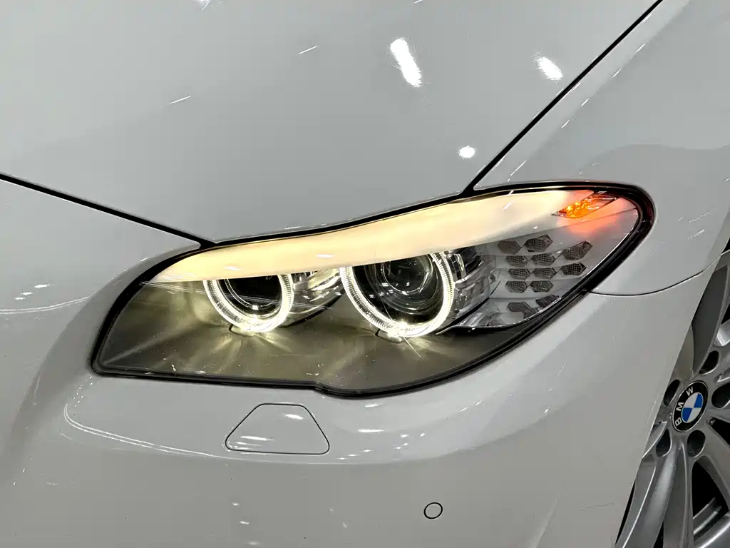 BMW 5 Series 2013 — фото 23