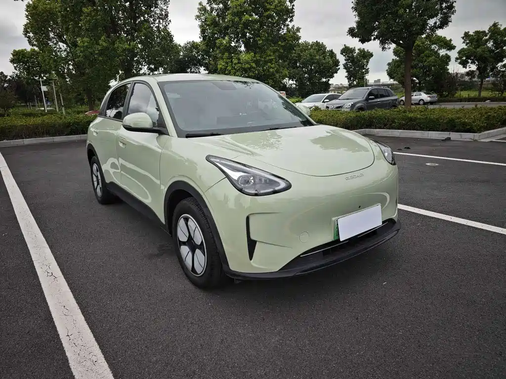 Geely Galaxy Starwish 2025 — фото 3