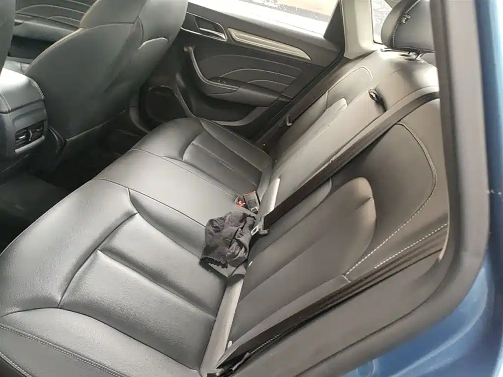 Roewe i6 Classic 2020 — фото 17