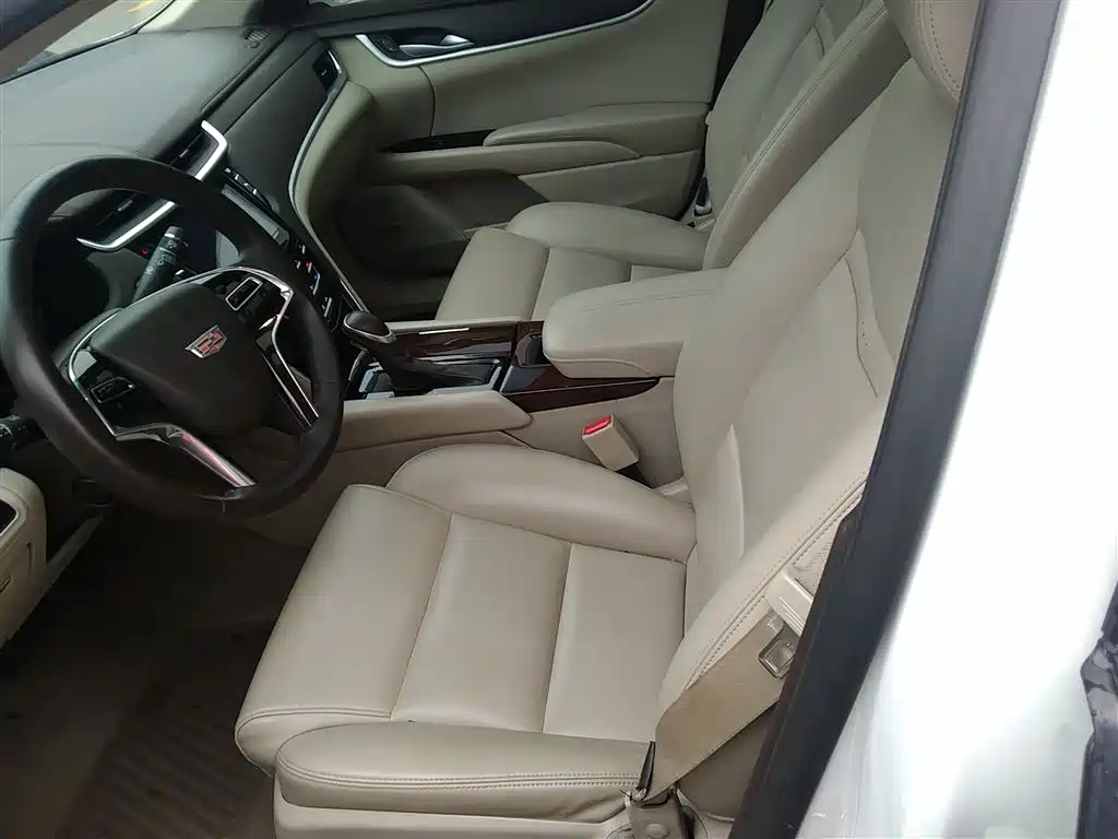 Cadillac XTS 2017 — фото 15