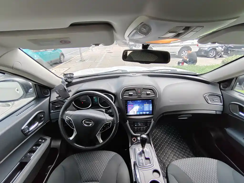 GAC Trumpchi GS5 2015 — фото 8
