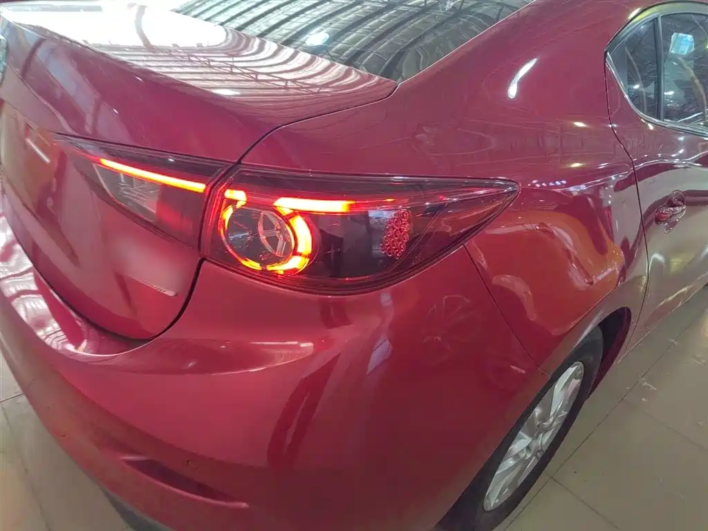 Mazda 3 Axela 2019 — фото 8