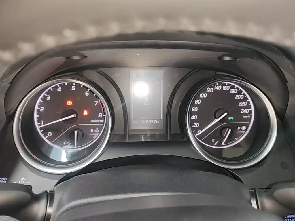 Toyota Camry 2023 — фото 12
