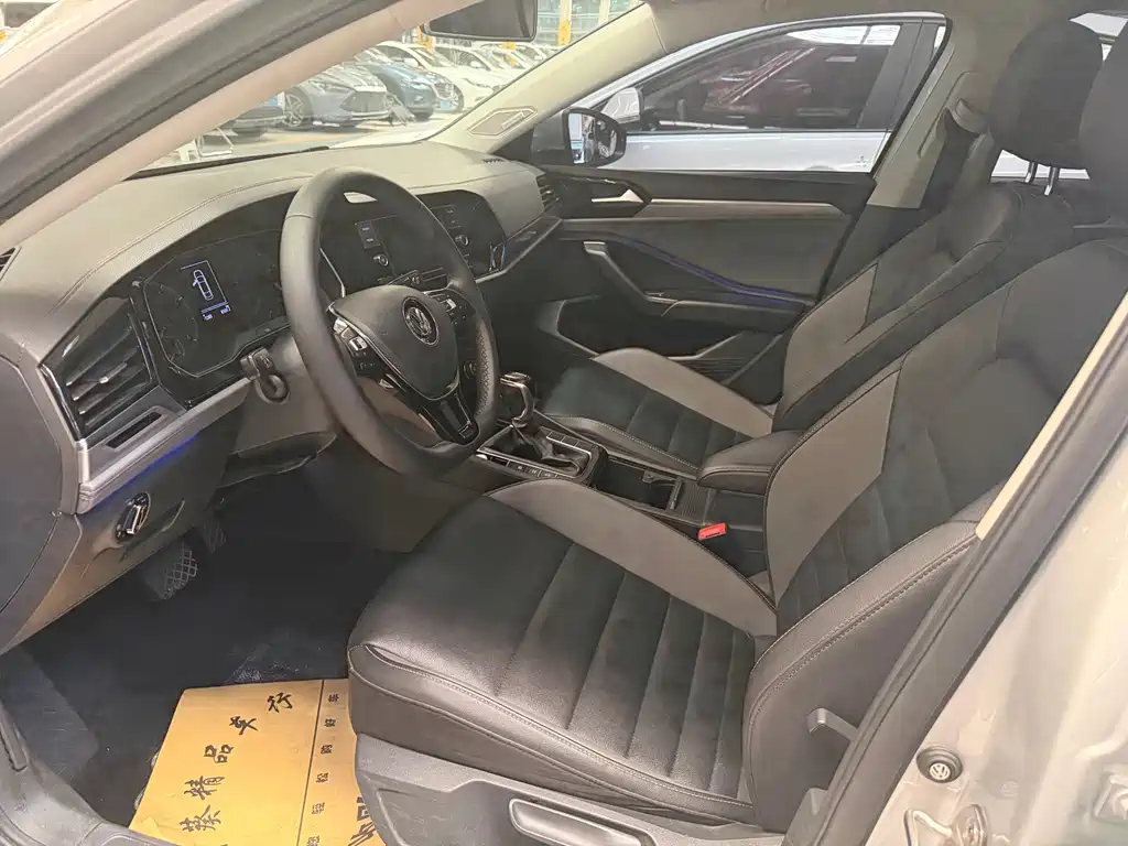 Volkswagen Sagitar 2019