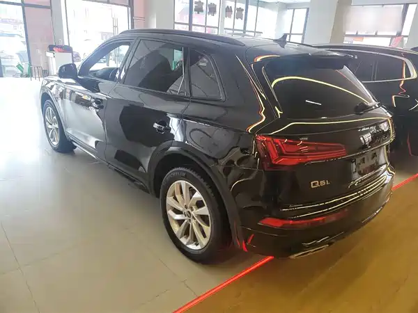 Audi Q5L 2022