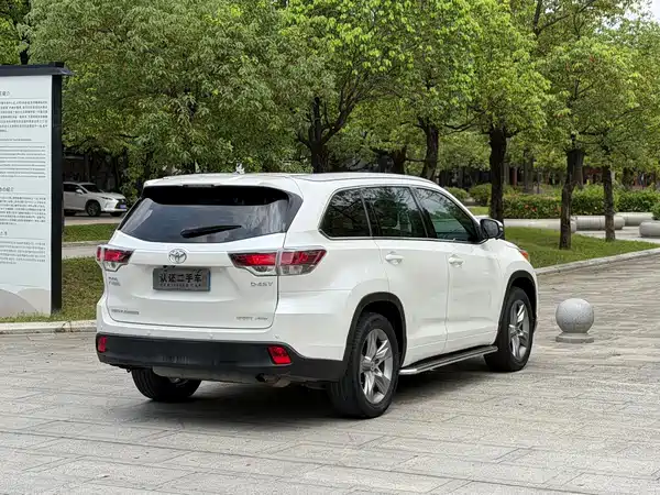 Toyota Highlander 2016