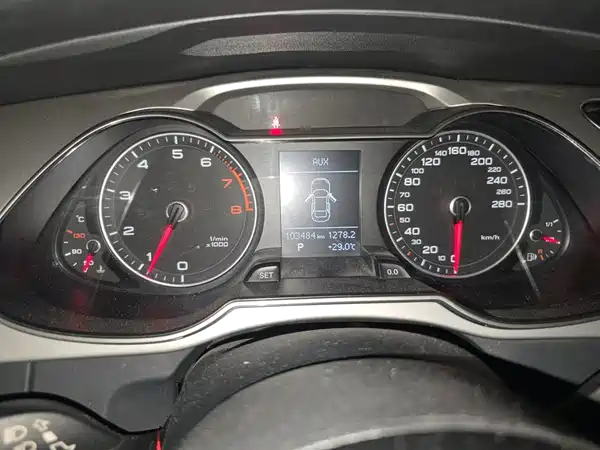 Audi A4L 2016