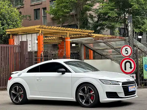 Audi TT 2015