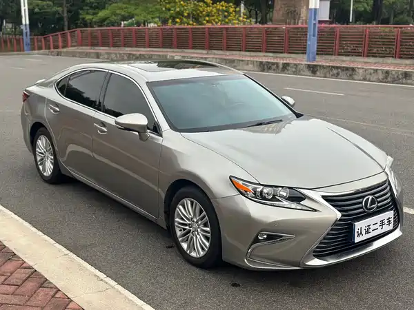 Lexus ES 2015