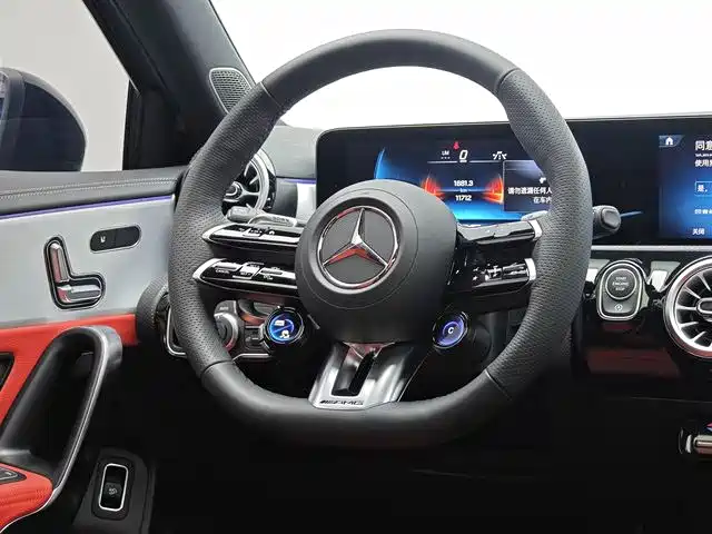 Mercedes-Benz A-Class AMG 2024 — фото 14