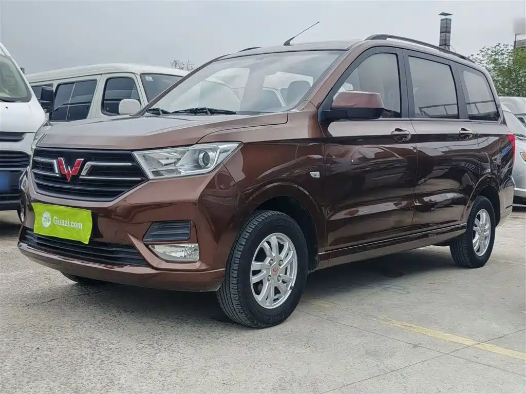 Wuling Hongguang 2019 — фото 2