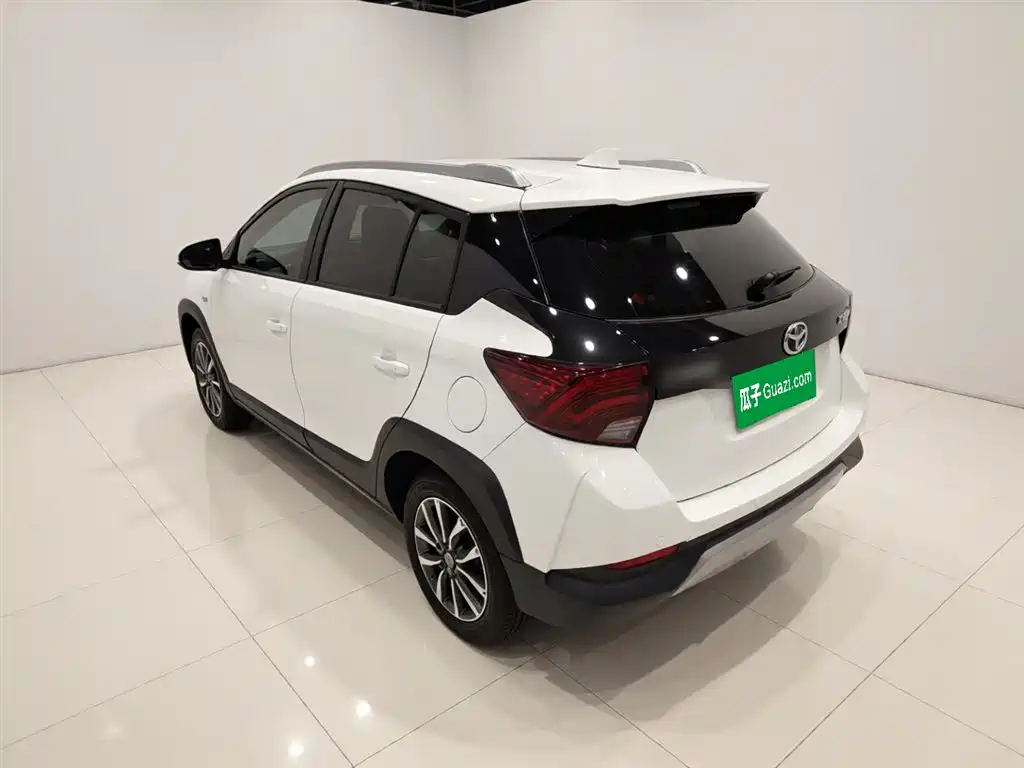 Toyota Yaris L 2020 — фото 5