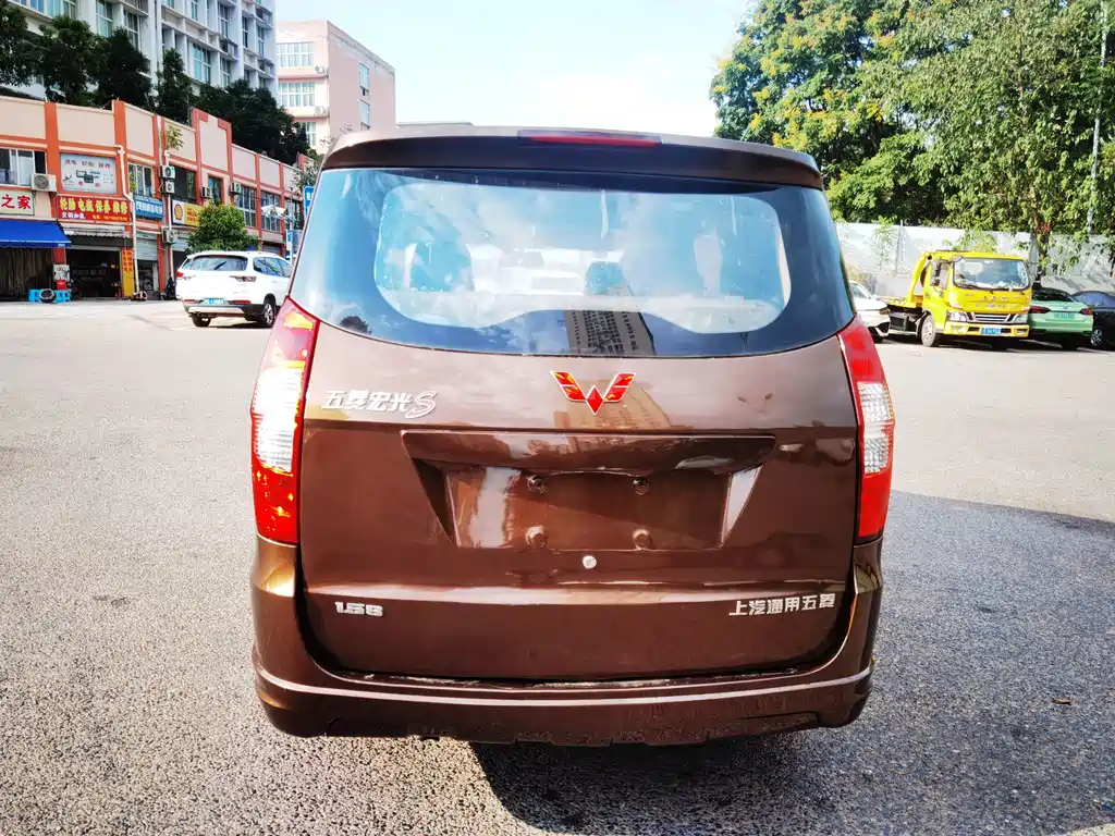 Wuling Hongguang 2015 — фото 5