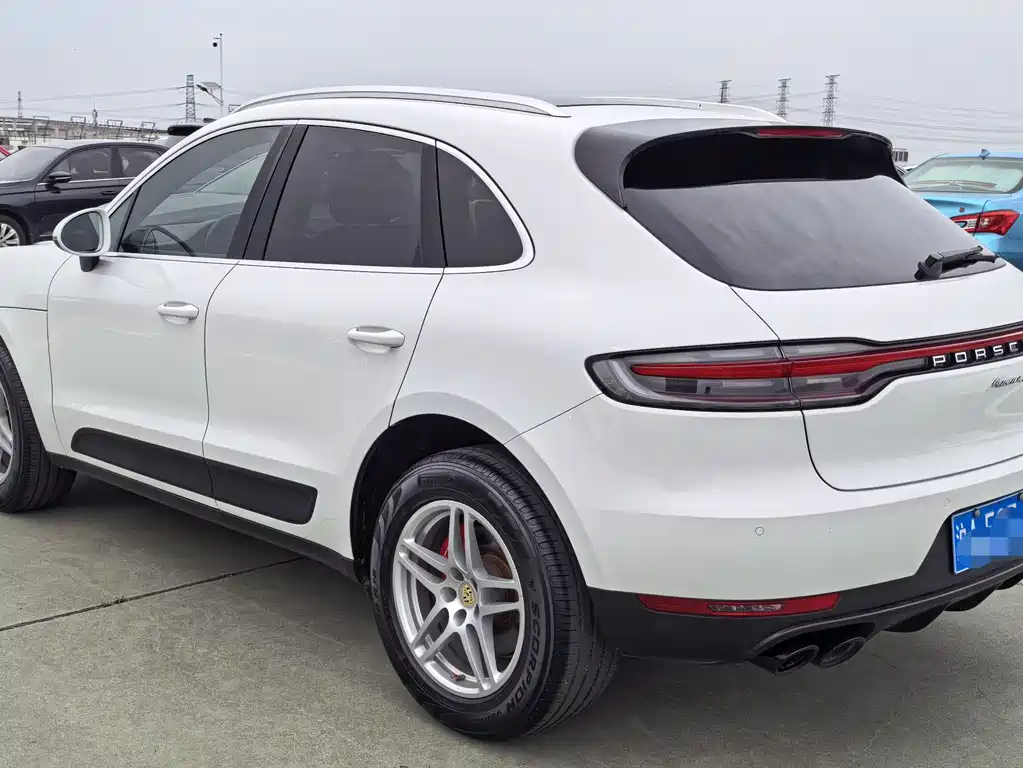 Porsche Macan 2019 — фото 20