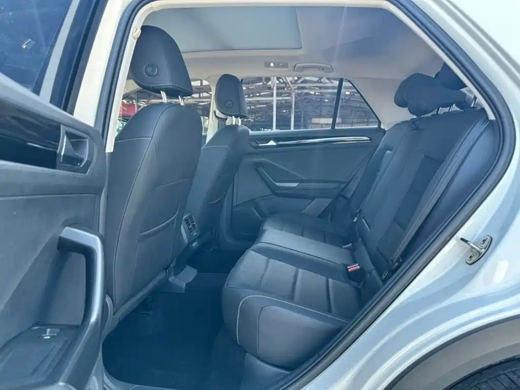 Volkswagen T-Roc 2022 — фото 16