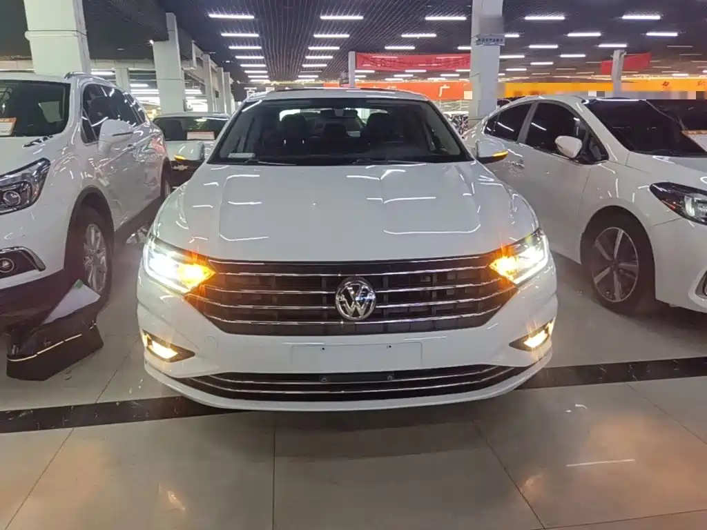 Volkswagen Sagitar 2020