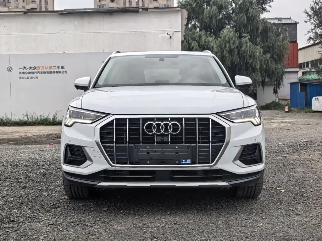 Audi Q3 2022 — фото 2