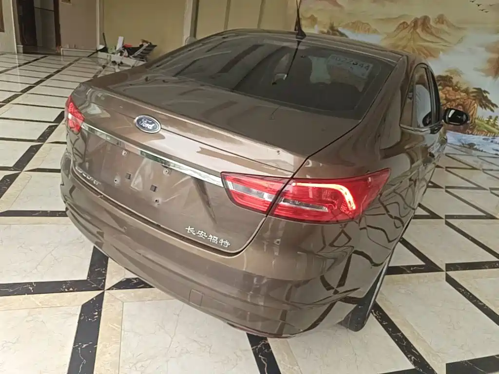 Ford Escort 2016