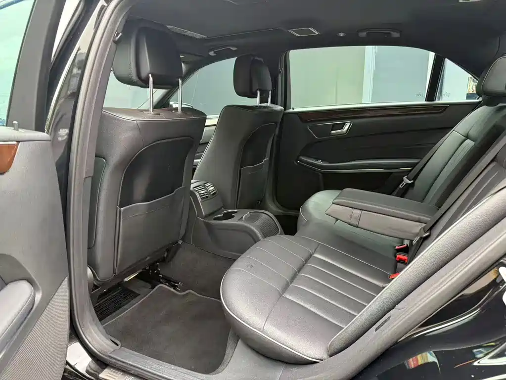Mercedes-Benz E-Class 2015