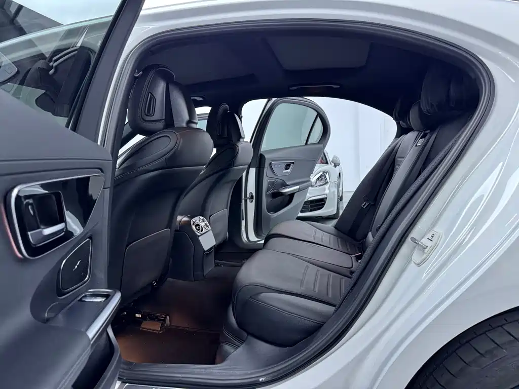 Mercedes-Benz C-Class 2023