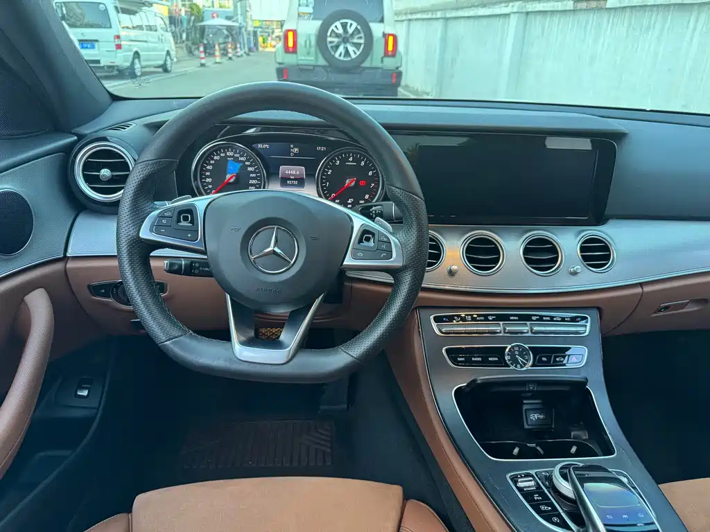 Mercedes-Benz E-Class 2018 — фото 7