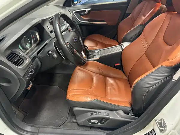 Volvo V60 2014