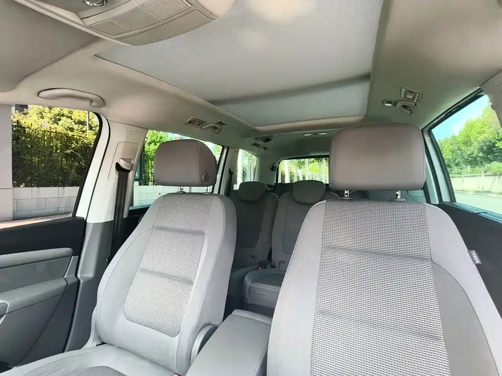 Volkswagen Sharan 2015 — фото 14