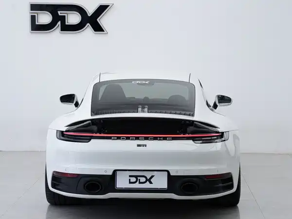 Porsche 911 2023