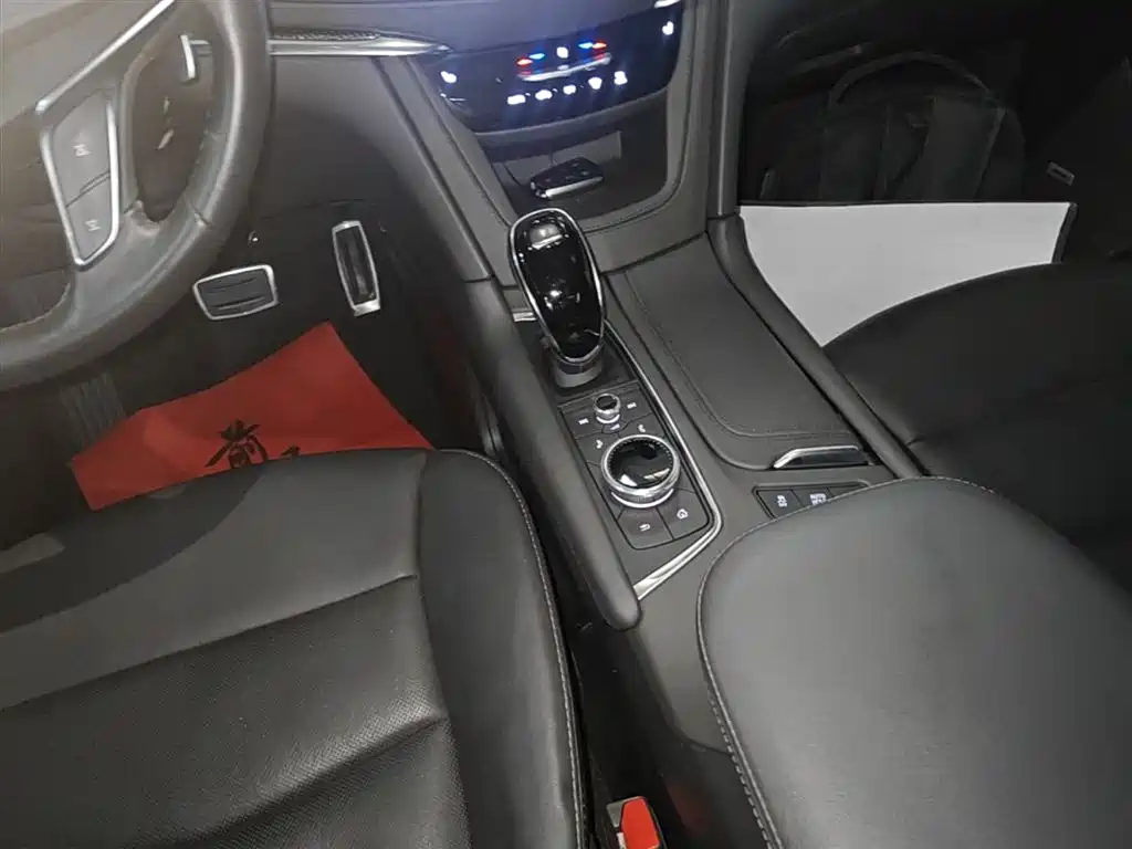 Cadillac XT5 2023 — фото 14