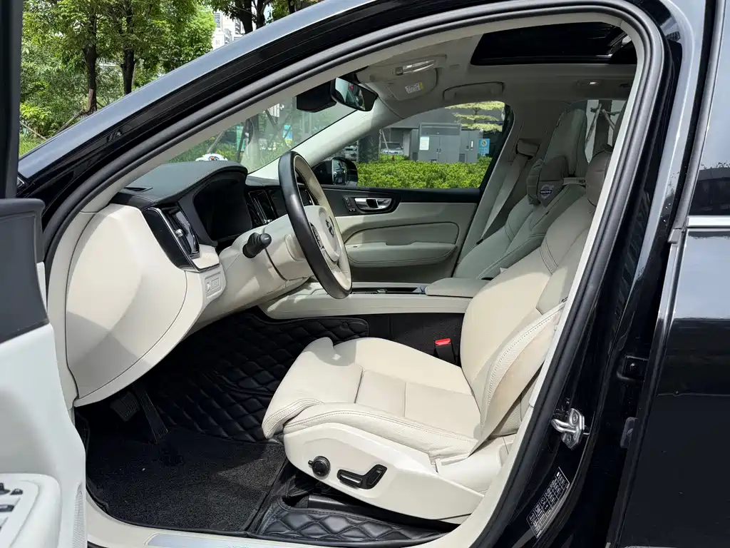 Volvo XC60 PHEV 2022
