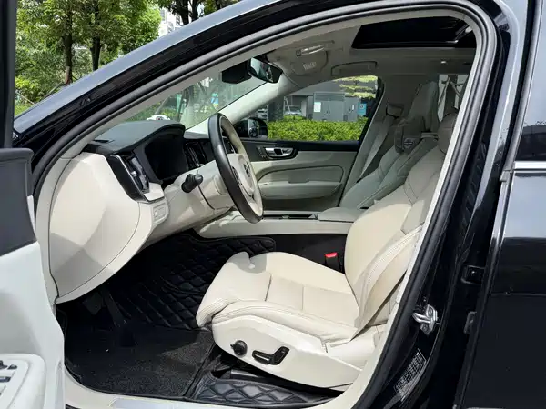 Volvo XC60 Plug-In Hybrid 2022