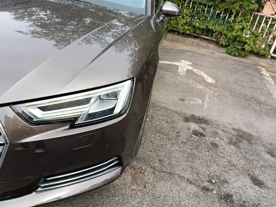 Audi A4L 2018