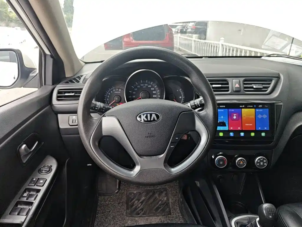 Kia K2 2016 — фото 11