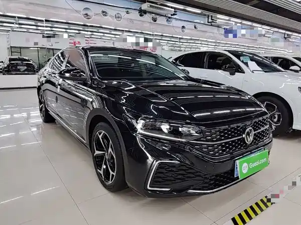 Volkswagen Passat 2024