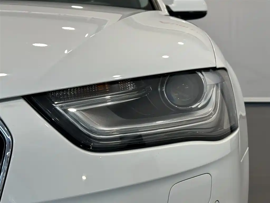 Audi A4L 2015 — фото 16