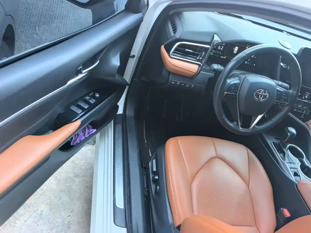 Toyota Camry 2021 — фото 16
